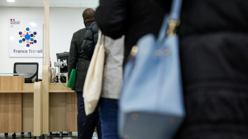 Le taux de chômage stable en France, mais les jeunes inquiètent