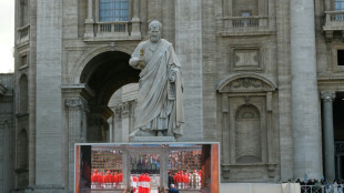 Activistas cat&oacute;licas reclaman en Roma igualdad dentro de la Iglesia con una fumata rosa