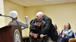 Trump says to 'de-escalate' Minneapolis, as aide questions agents' 'protocol'