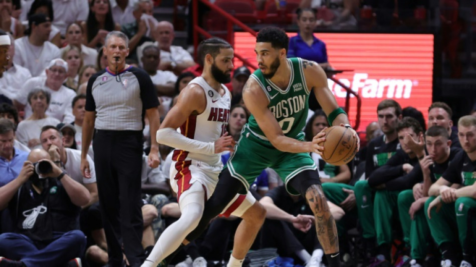 Celtics stay alive with victory at Heat