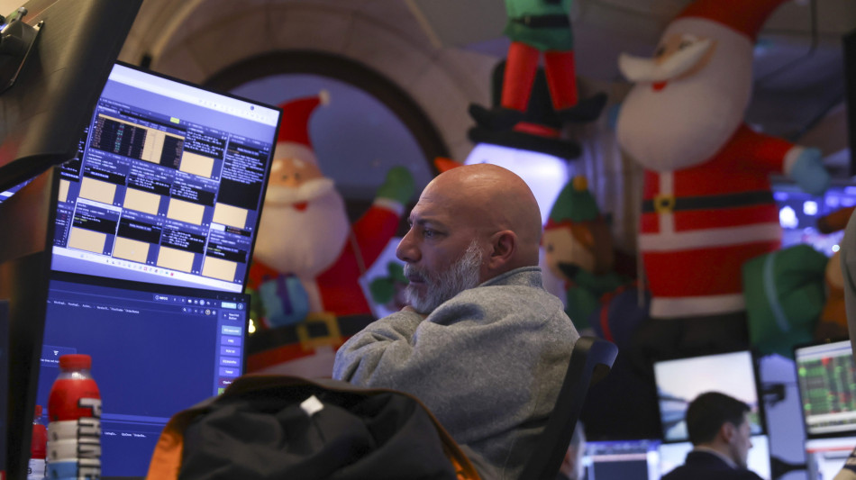 Wall Street apre in lieve rialzo, Dj +0,10%, Nasdaq +0,03%