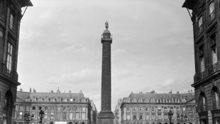 Vogue convida 500 celebridades para festa de luxo na Pra&ccedil;a Vend&ocirc;me em Paris