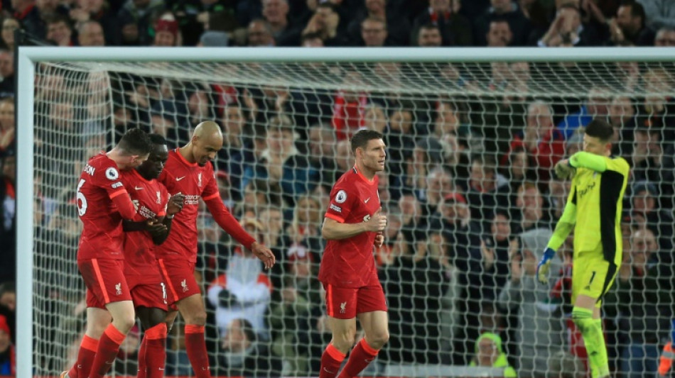 Angleterre: Liverpool fond sur Manchester City, Tottenham se loupe