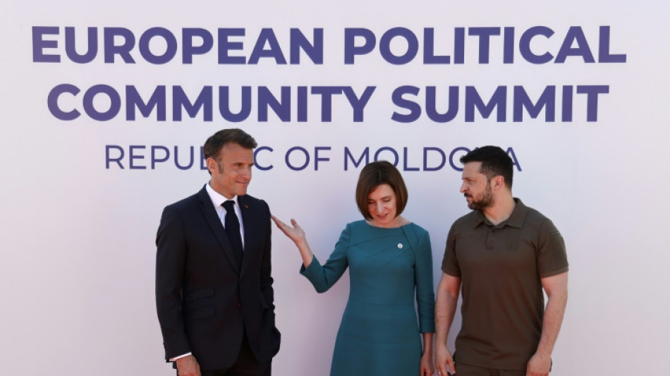 Zelensky pede apoio sem divis&otilde;es a 'fam&iacute;lia europeia' reunida na Mold&aacute;via