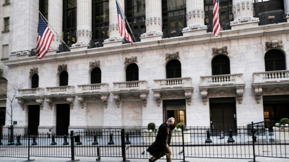 Wall Street ouvre en baisse, inqui&egrave;te de l'impact de la guerre en Ukraine