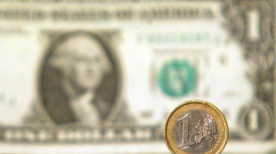 Euro in calo, scambiato a 1,1536 dollari
