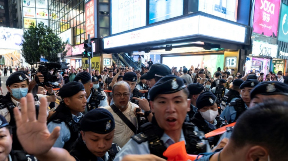 Ao menos 4 detidos em Hong Kong na v&eacute;spera do anivers&aacute;rio do massacre da Pra&ccedil;a da Paz Celestial