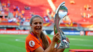 Veteran Dutch woman's football star Martens says to retire