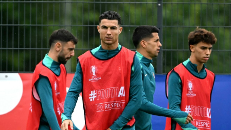 Sele&ccedil;&atilde;o portuguesa d&aacute; apoio total ao criticado Cristiano Ronaldo