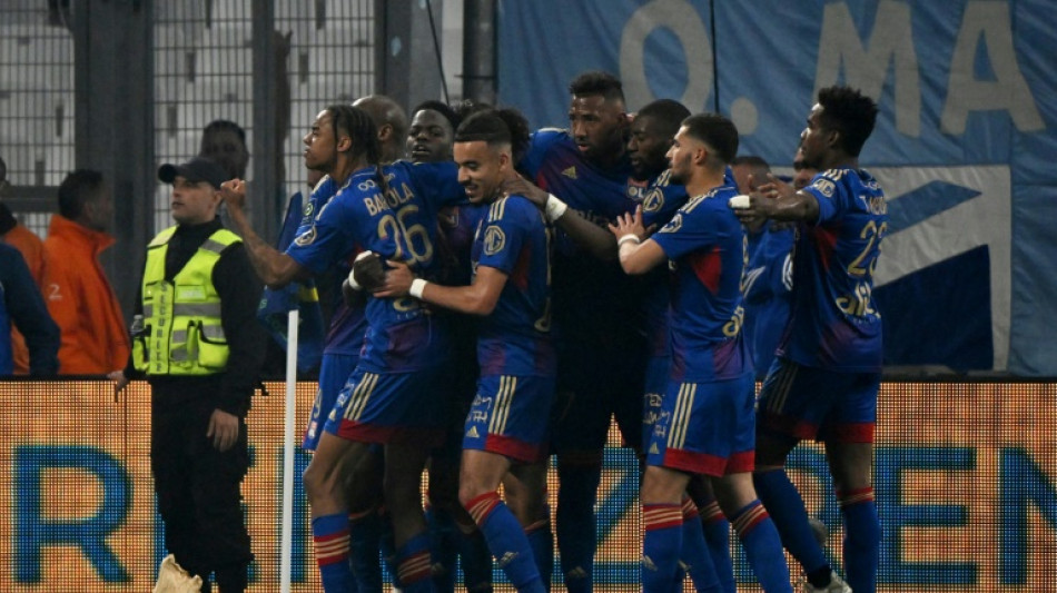 Ligue 1: Marseille, deuxi&egrave;me, balay&eacute; &agrave; domicile par Lyon (3-0) 