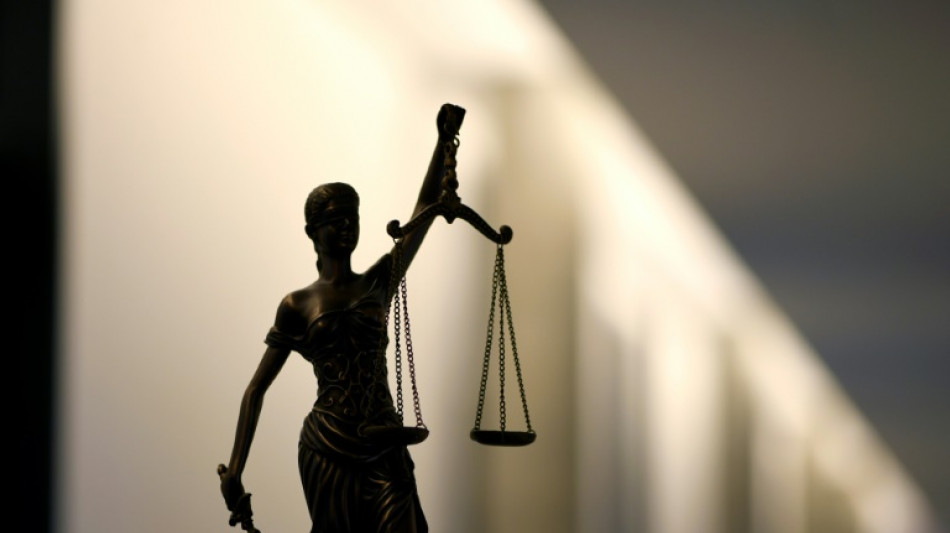 Haftstrafen f&uuml;r Mutter und Tochter wegen versuchter Anwerbung von Killer 