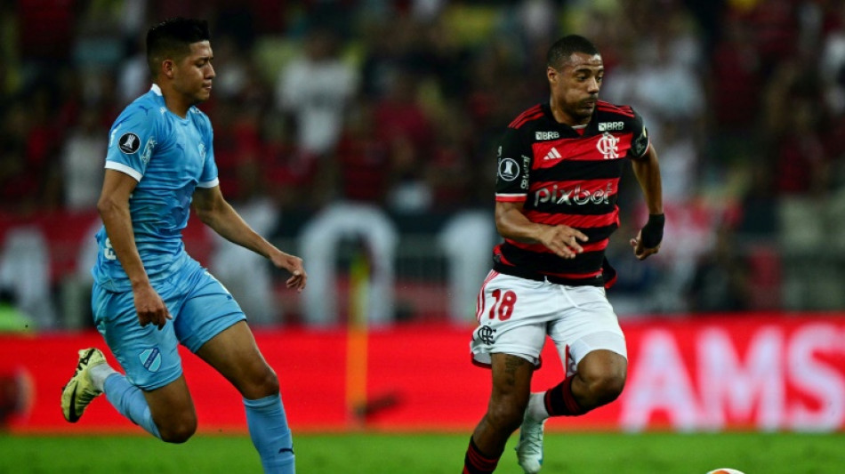 Flamengo vence Bol&iacute;var (2-0) em casa na ida das oitavas da Libertadores