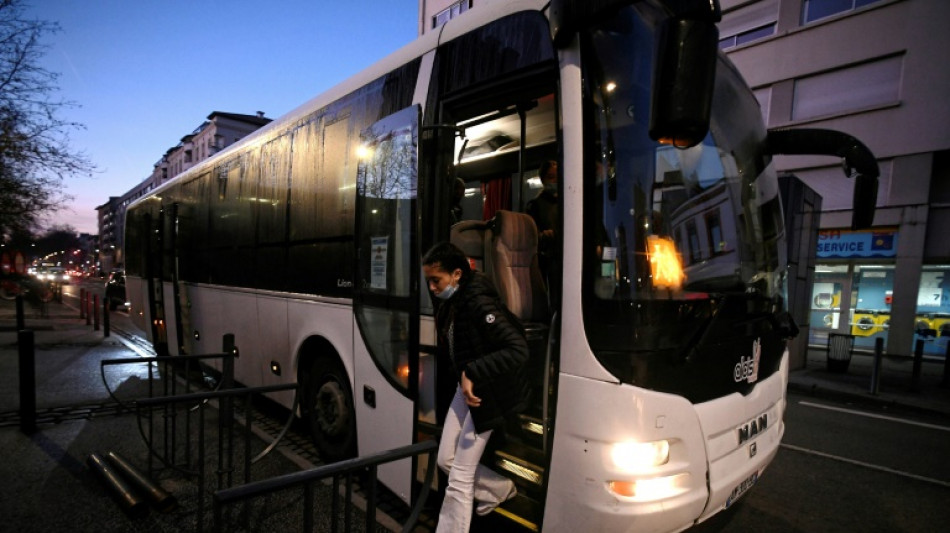 6.000 chauffeurs de bus scolaires manquent &agrave; l'appel, selon Cl&eacute;ment Beaune