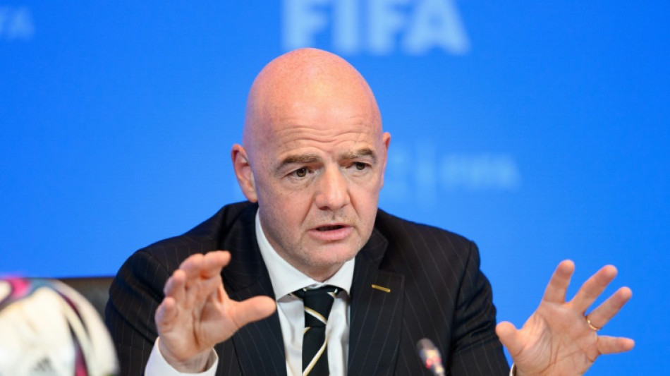 Foot/Ukraine: la Fifa "préoccupée" par une situation "tragique et inquiétante" (Infantino)