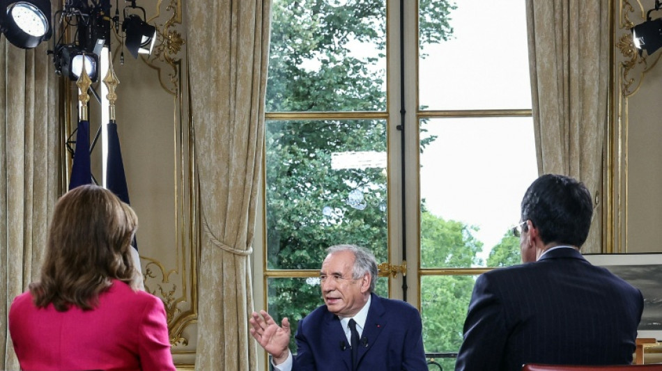 A huit jours de sa probable chute, Bayrou refuse de faire ses adieux et continue le combat