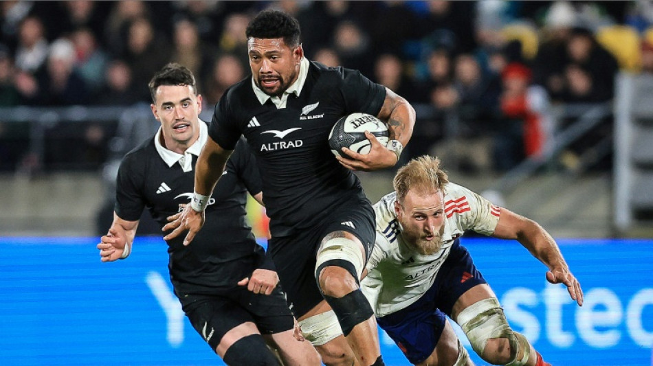 Rugby: des Bleus "en d&eacute;veloppement" prennent une le&ccedil;on des All Blacks