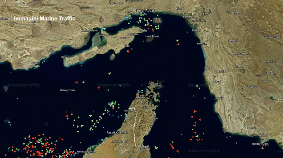 Iran, Hormuz chiuso nuovamente a causa del blocco Usa