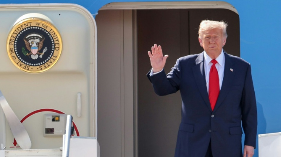 Trump lance sa tourn&eacute;e en Asie avec des accords, avant un sommet avec Xi