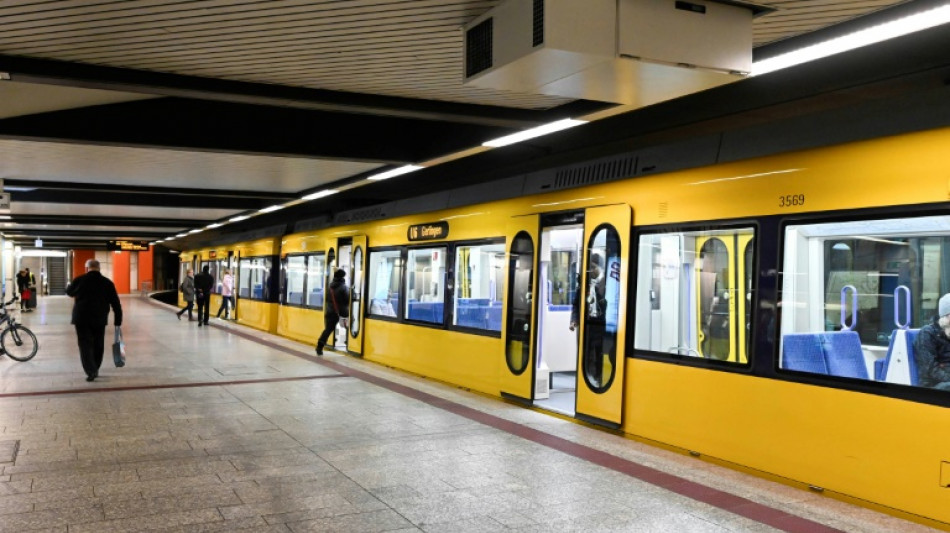 Verkehrsminister Schnieder will Deutschlandticket ab 2026 "sicher ausgestalten"