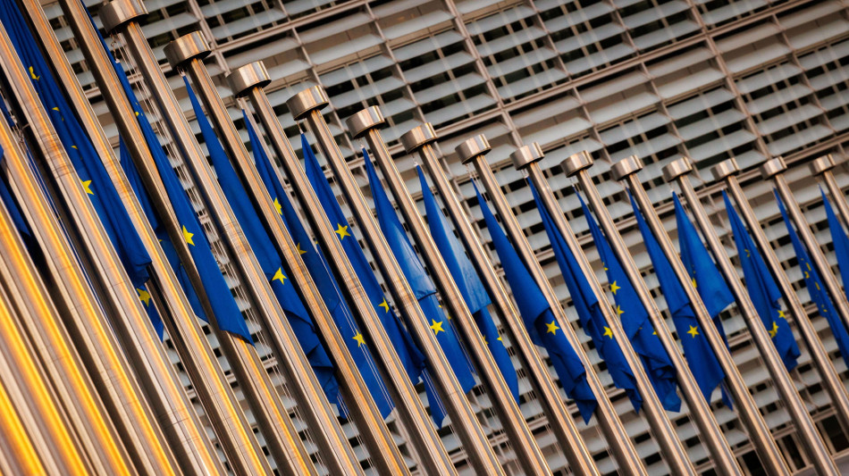 Ue accelera su migrazione, procedure veloci e Paesi sicuri