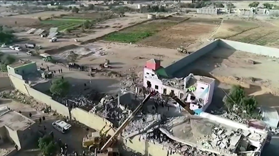 Al menos 70 muertos en el bombardeo de una prisi&oacute;n de Yemen controlada por los rebeldes