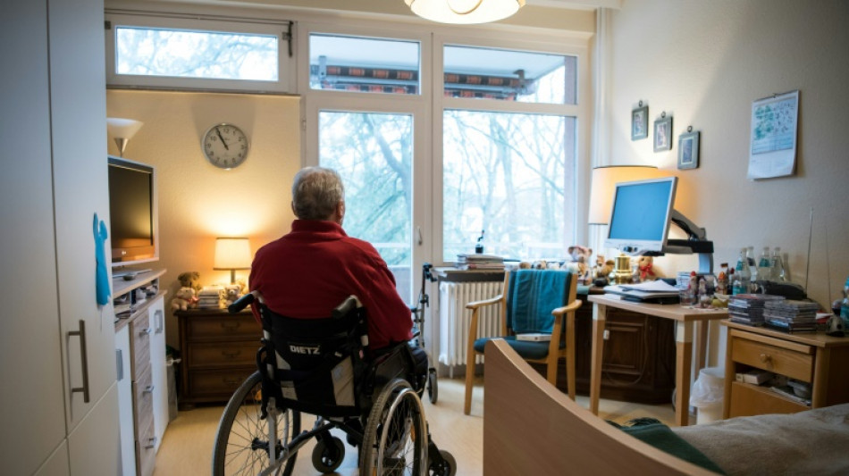 Lauterbach will Leiharbeit in der Altenpflege eindämmen