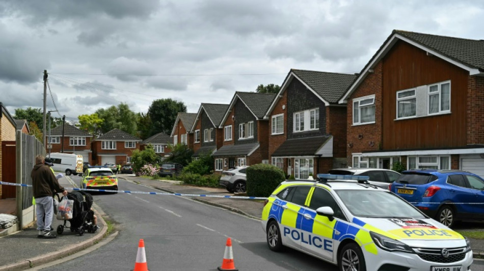 Pol&iacute;cia brit&acirc;nica det&eacute;m suspeito de matar 3 mulheres com balestra