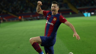 Com tr&ecirc;s de Lewandowski, Bar&ccedil;a vence Valencia e retoma 2&ordm; lugar na LaLiga