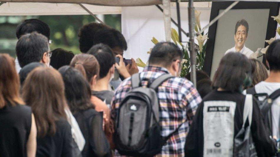 Japon: fun&eacute;railles de Shinzo Abe, l'enqu&ecirc;te sur l'assassinat se poursuit