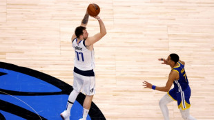Play-offs NBA: Dallas sauv&eacute; des eaux, r&eacute;duit l'&eacute;cart contre Golden State