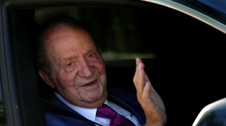 Espagne: Juan Carlos voit son fils Felipe VI, au terme d'une visite pol&eacute;mique