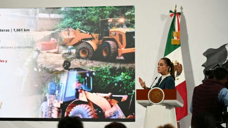 Decenas de pueblos siguen aislados en M&eacute;xico por lluvias que causaron 64 muertos