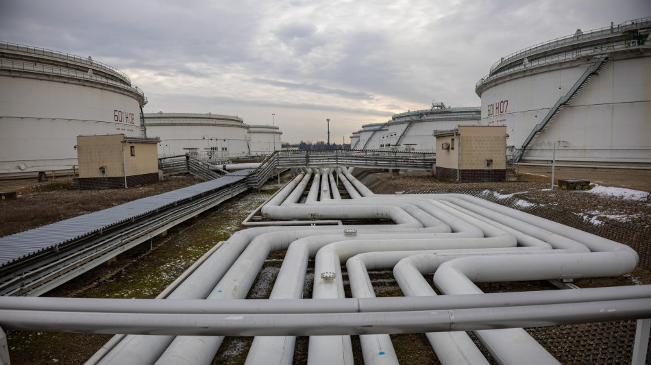 Media, l'Ucraina pronta a riavviare da oggi l'oleodotto Druzhba