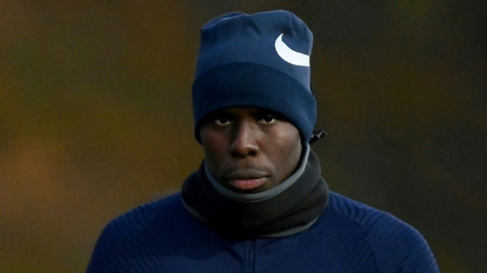 El futbolista Kurt Zouma se disculpa por un v&iacute;deo golpeando a su gato