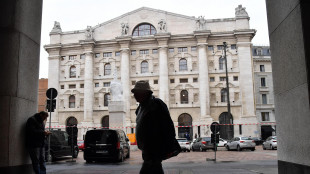 Borsa: Milano chiude in calo, Ftse Mib -0,58%