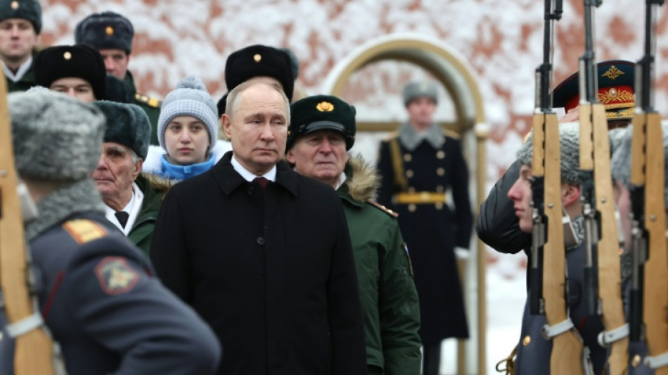 Ukraine: Poutine c&eacute;l&egrave;bre son arm&eacute;e, Washington annonce de nouvelles sanctions
