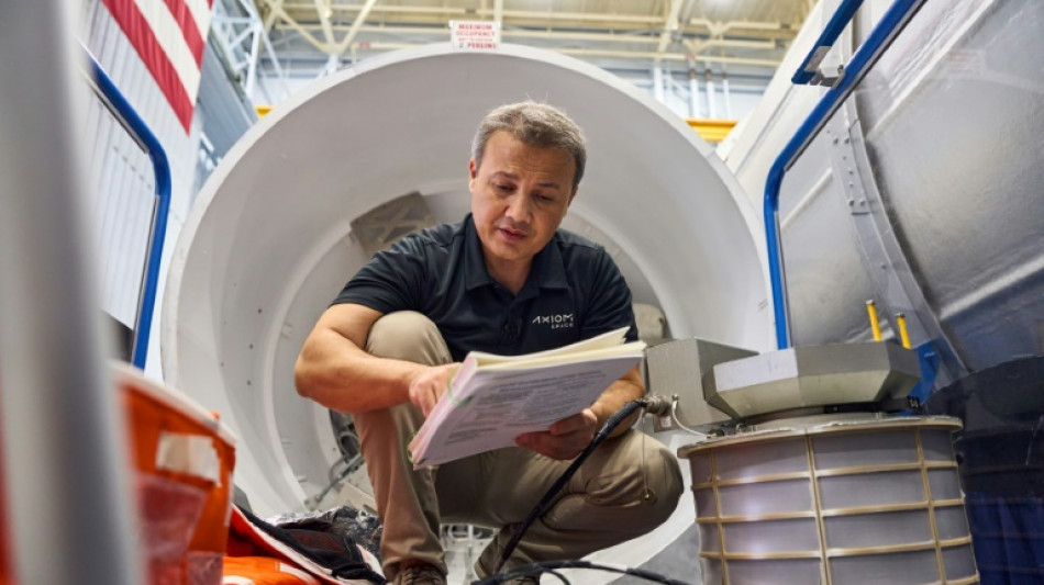 Le premier Turc dans l'espace emporte la fiert&eacute; du pays et les ambitions de son pr&eacute;sident