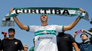 Slimani, maior artilheiro da hist&oacute;ria da sele&ccedil;&atilde;o da Arg&eacute;lia, assina com Coritiba