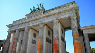 Farbattacke auf Brandenburger Tor: Prozess gegen Klimaaktivisten ausgesetzt