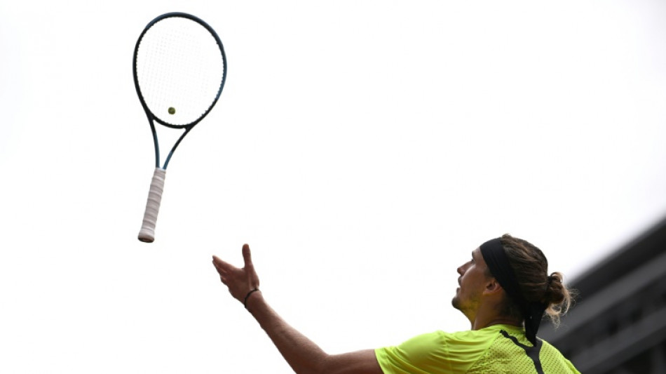 Atual vice-campe&atilde;o, Zverev avan&ccedil;a sem sustos em Roland Garros