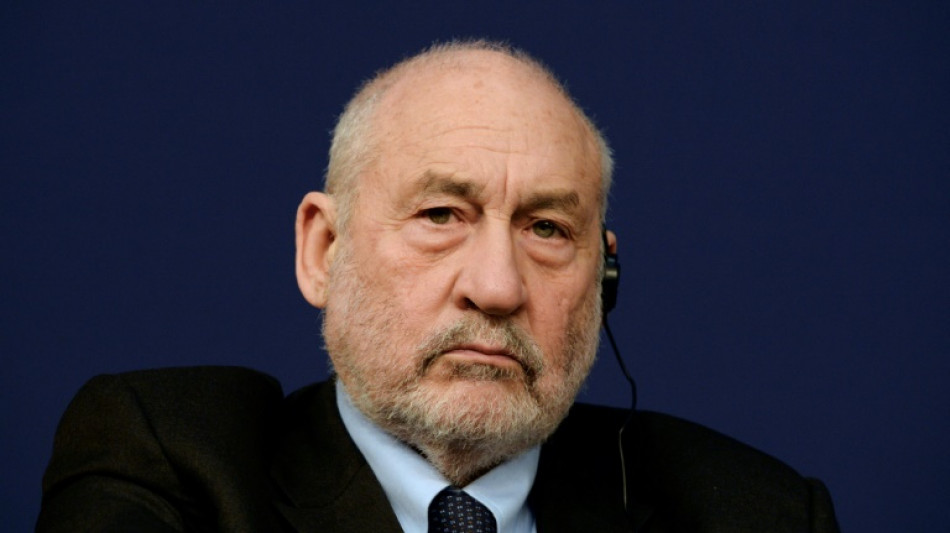 Joseph Stiglitz pide a los europeos dejar de comprar petróleo y gas rusos