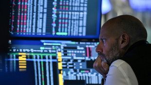 Wall Street ouvre sans entrain, se concentre sur les r&eacute;sultats d'entreprises