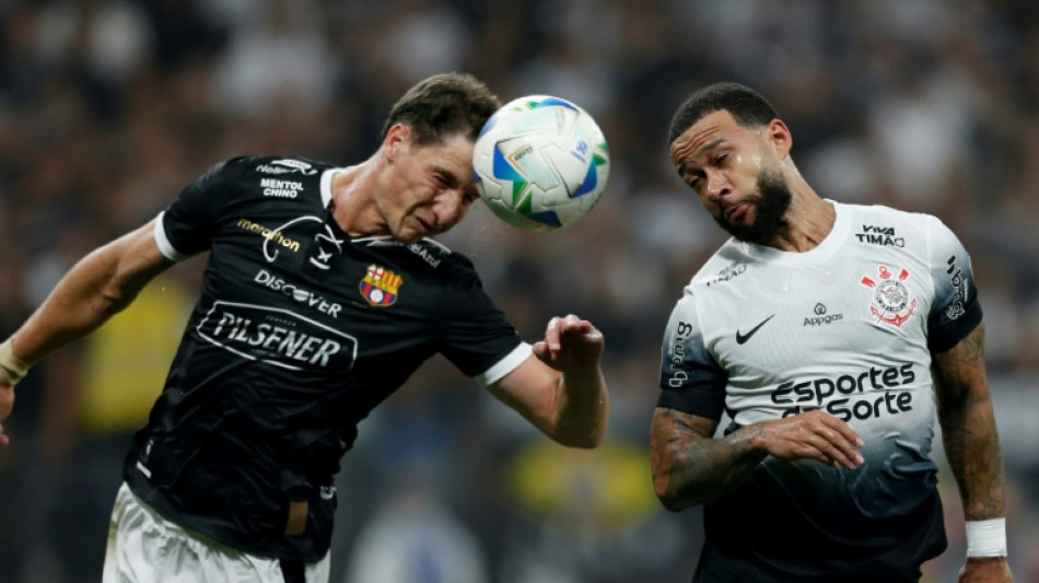 Corinthians vence Barcelona de Guayaquil (2-0) mas &eacute; eliminado da Libertadores