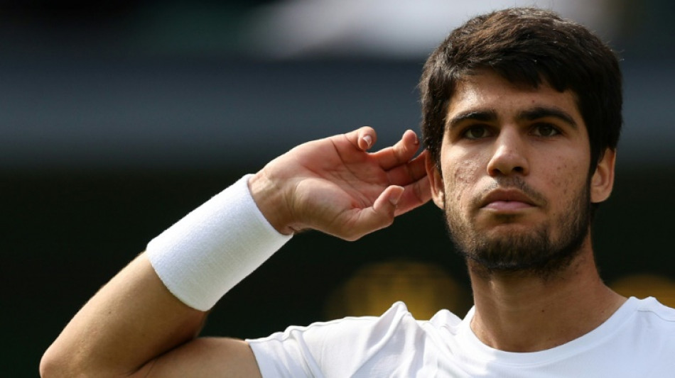 Alcaraz se mant&eacute;m no topo do ranking da ATP; Djokovic se aproxima