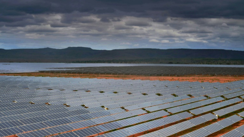AIE: investimento em energia solar deve superar extração de petróleo