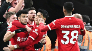 Liverpool asegura su liderato antes de la final de la Copa de la Liga
