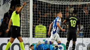 Real Madrid perde para Real Sociedad; Bar&ccedil;a vence Osasuna (1-0) e pode ser campe&atilde;o na pr&oacute;xima rodada