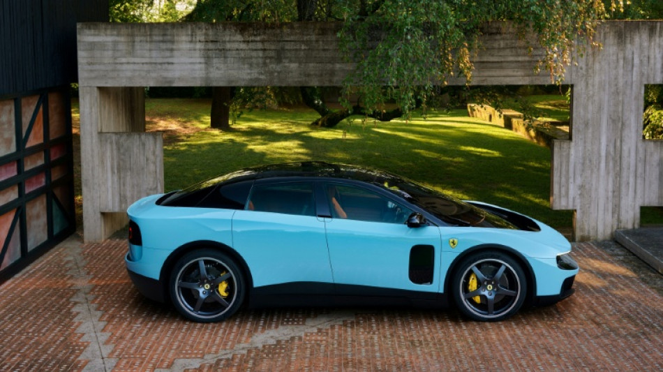 Ferrari apresenta seu primeiro ve&iacute;culo el&eacute;trico
