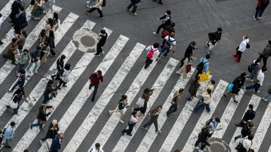 Most Asian markets rise on US rate hopes, Tokyo hits record