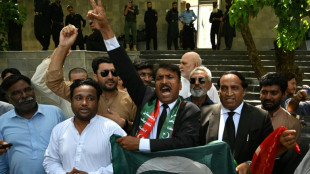 Gericht in Pakistan setzt Korruptionshafturteil gegen Ex-Regierungschef Khan aus